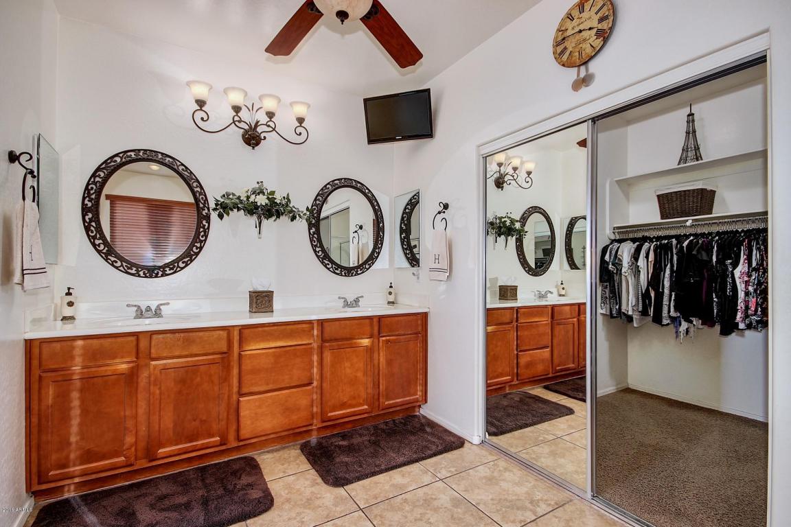 6844 S Crestview Dr, Gilbert, AZ 85298 photo 11