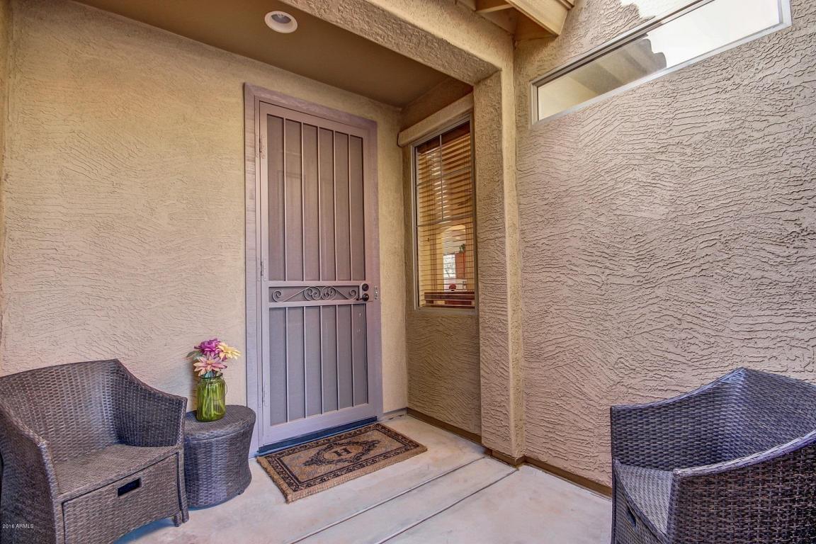 6844 S Crestview Dr, Gilbert, AZ 85298 photo 2