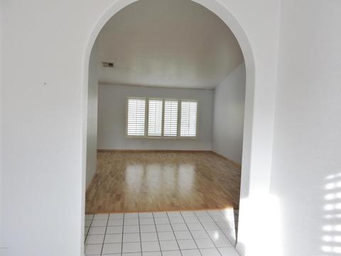 4202 E Siesta Ln, Phoenix, AZ 85050 photo 3