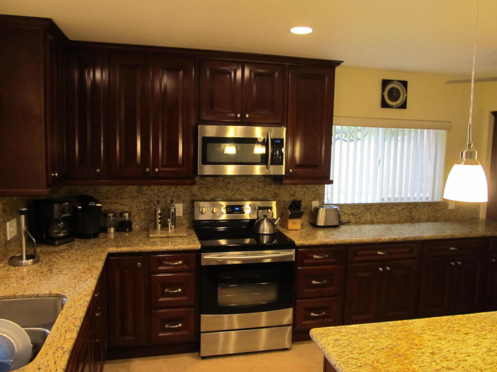 3717 E Mercer Ln, Phoenix, AZ 85028 photo 9