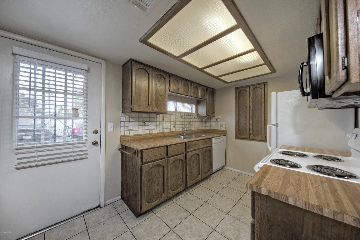 3301 Earll Dr #124, Phoenix, AZ 85018 photo 7