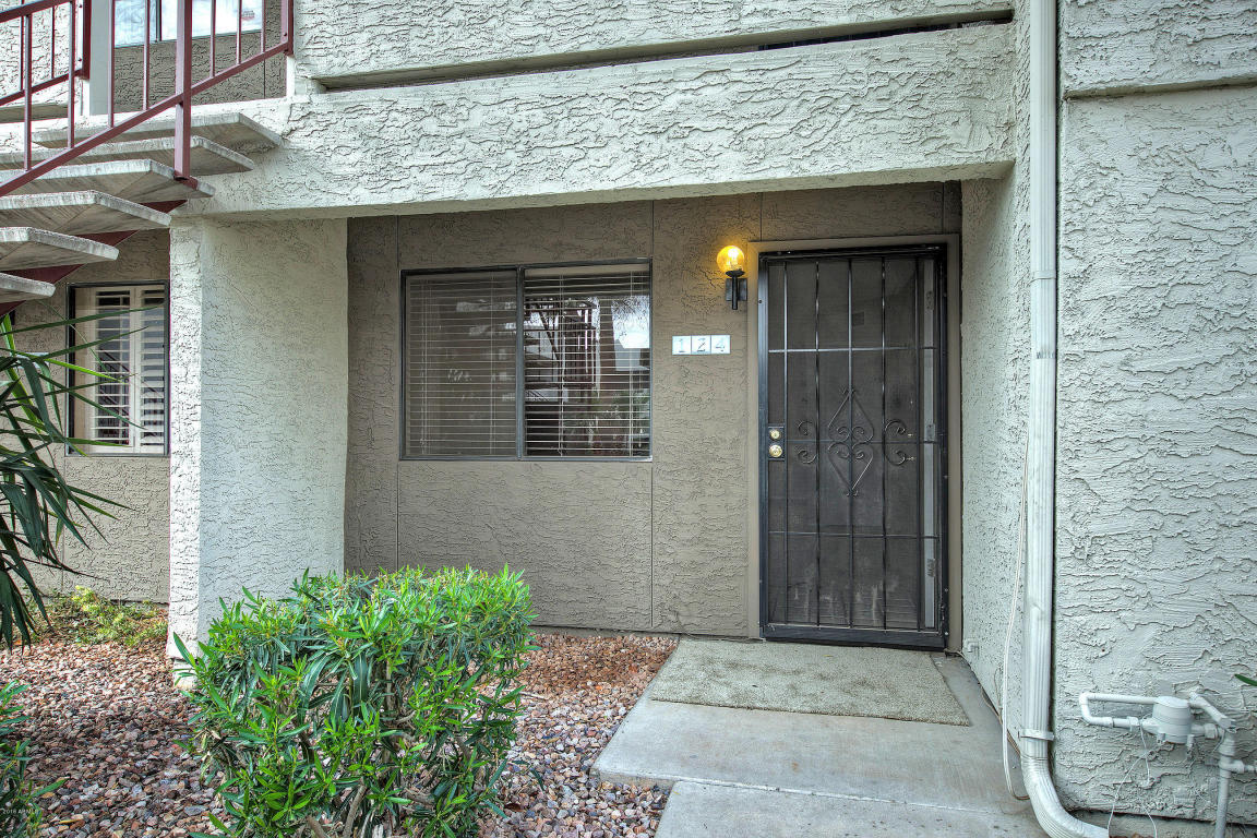 3301 Earll Dr #124, Phoenix, AZ 85018 photo 2