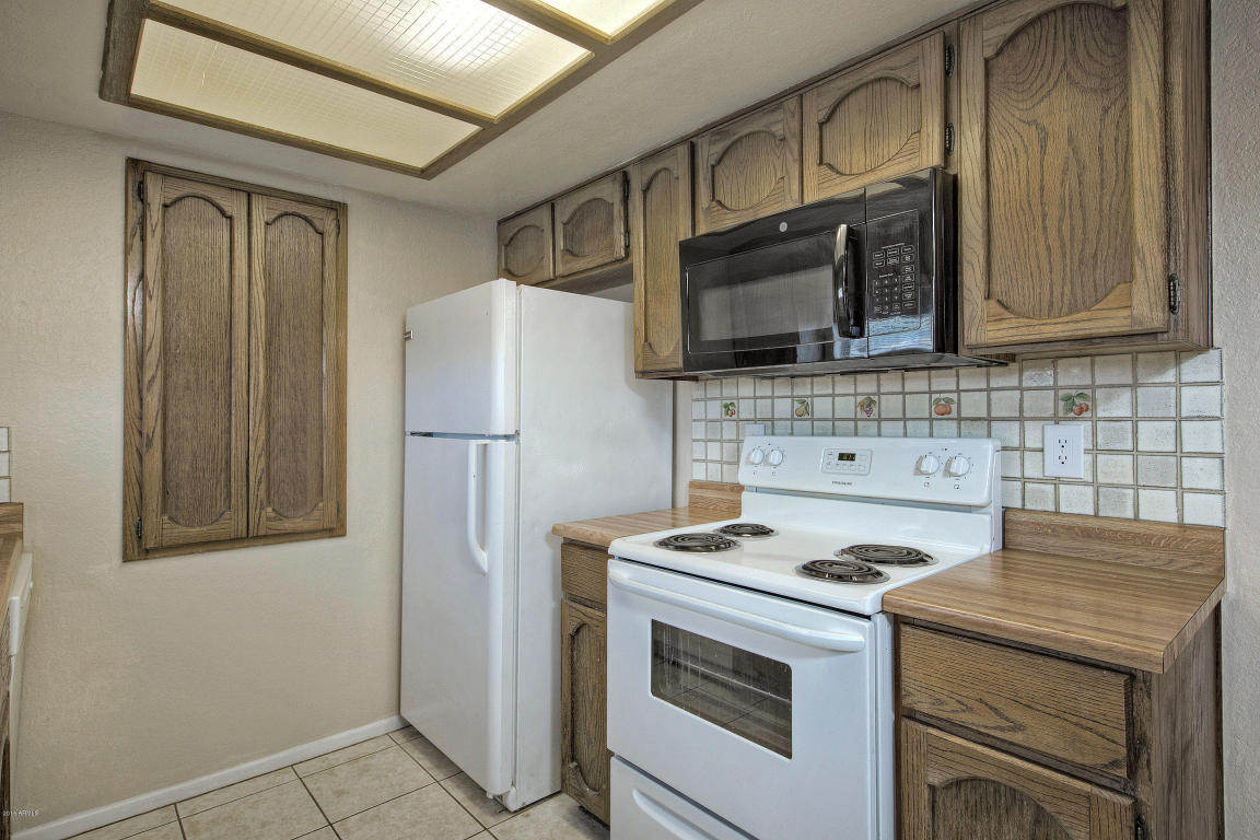 3301 Earll Dr #124, Phoenix, AZ 85018 photo 9