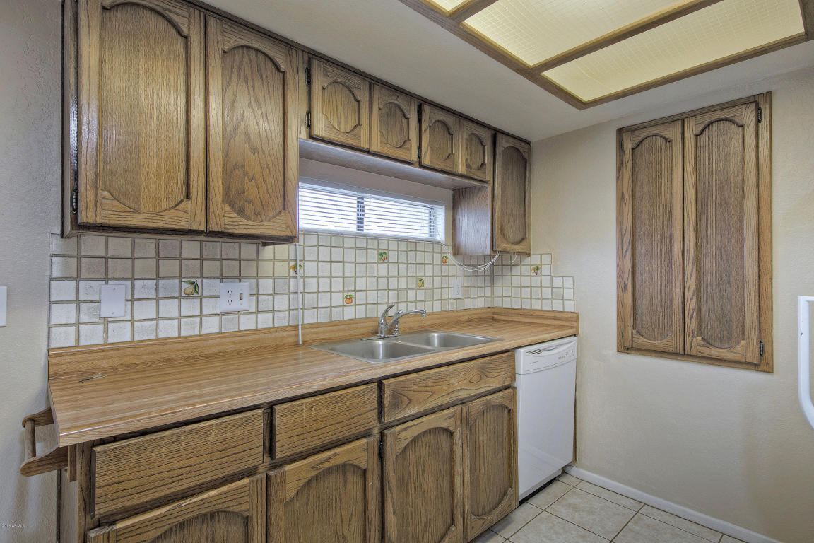 3301 Earll Dr #124, Phoenix, AZ 85018 photo 8