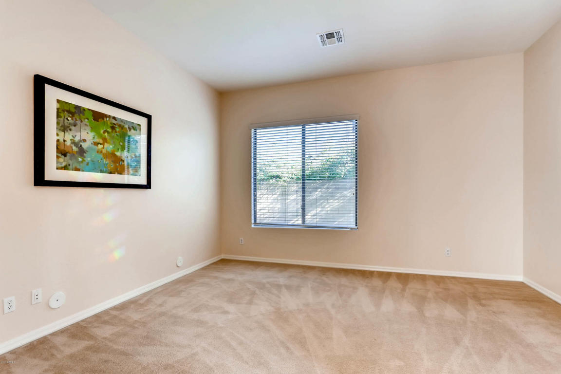3951 E Navigator Ln, Phoenix, AZ 85050 photo 9