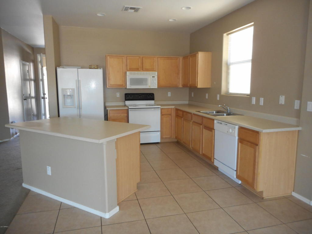 1837 E Patrick Ln, Phoenix, AZ 85024 photo 3