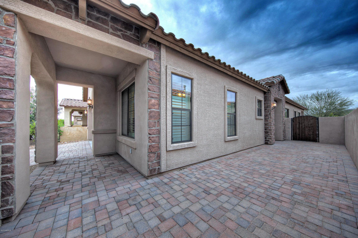 8736 E Ivy St, Mesa, AZ 85207 photo 2