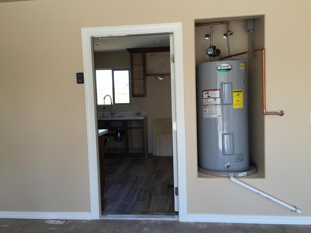 7431 W Wolf St, Phoenix, AZ 85033 photo 4
