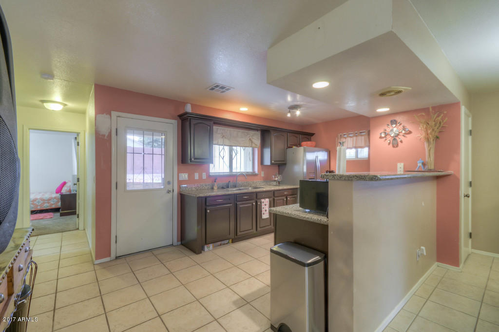 1307 E Saint Charles Ave, Phoenix, AZ 85042 photo 8