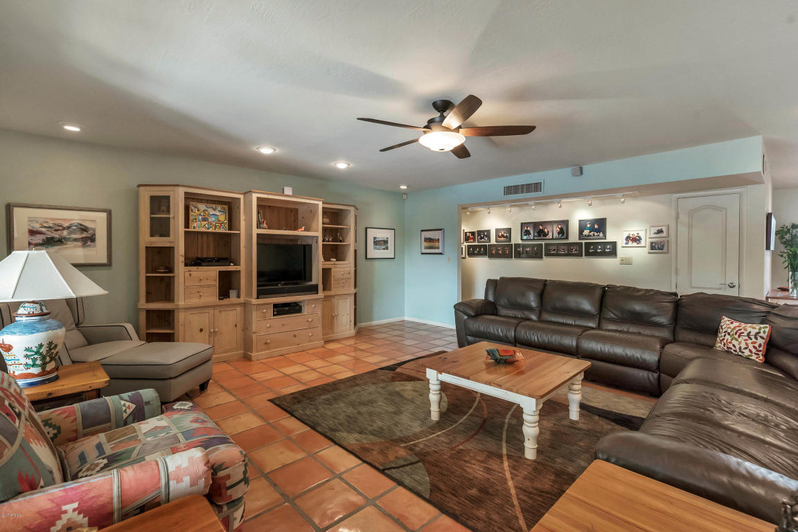 4637 E Cholla St, Phoenix, AZ 85028 photo 4
