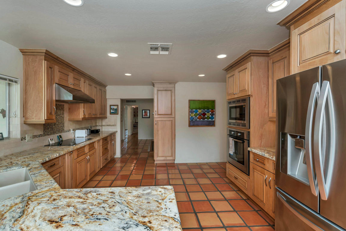4637 E Cholla St, Phoenix, AZ 85028 photo 8