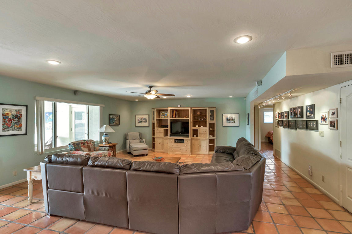 4637 E Cholla St, Phoenix, AZ 85028 photo 3