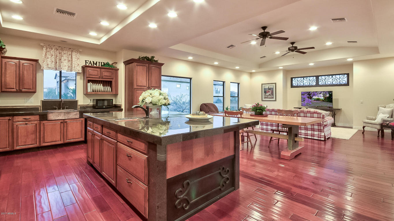 8327 E Leonora St, Mesa, AZ 85207 photo 12