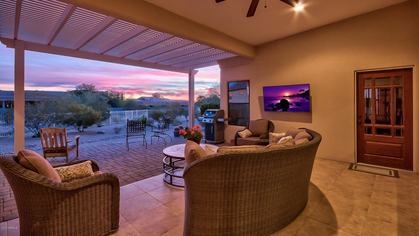 8327 E Leonora St, Mesa, AZ 85207 photo 4
