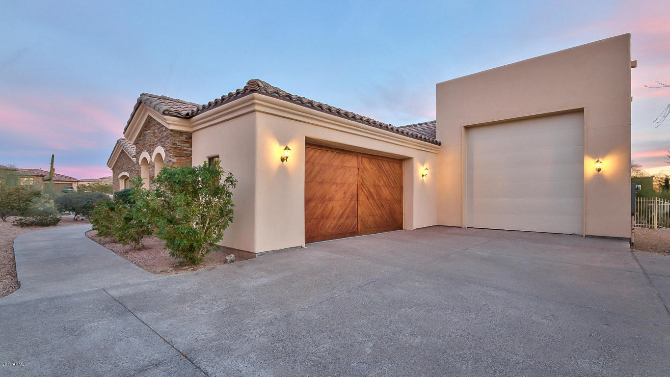 8327 E Leonora St, Mesa, AZ 85207 photo 9