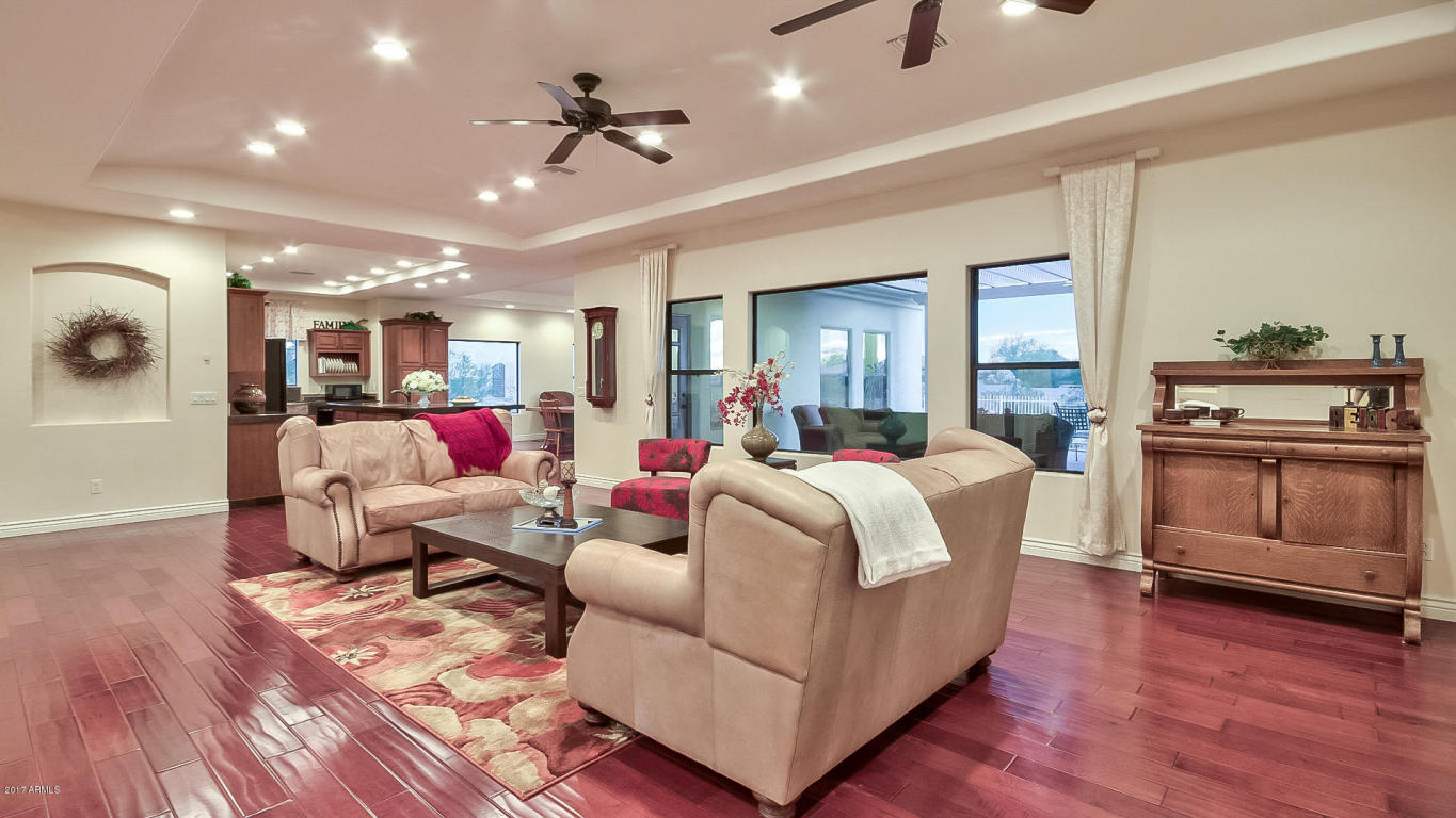 8327 E Leonora St, Mesa, AZ 85207 photo 10