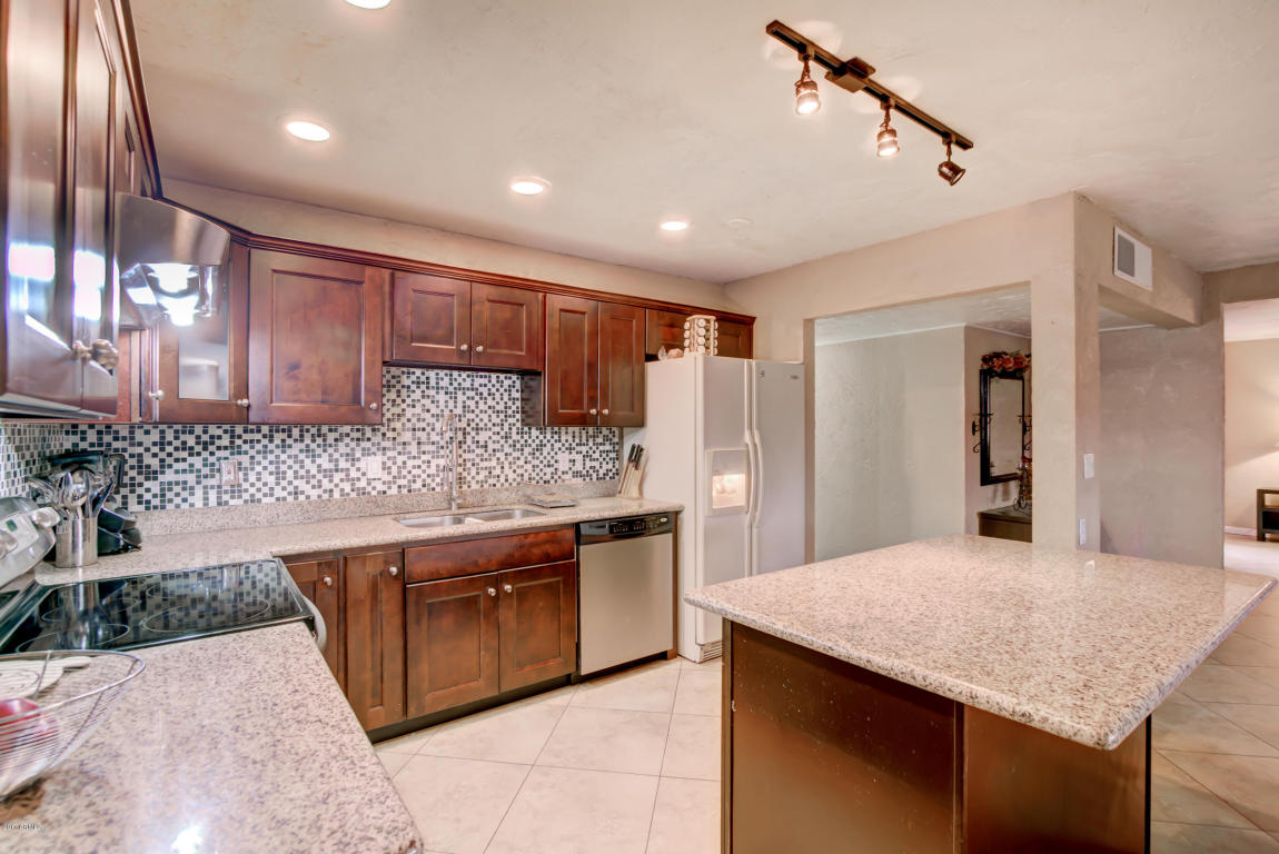6335 N 37th Dr, Phoenix, AZ 85019 photo 7