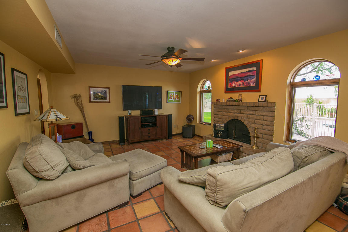 122 E Wood Dr, Phoenix, AZ 85022 photo 3