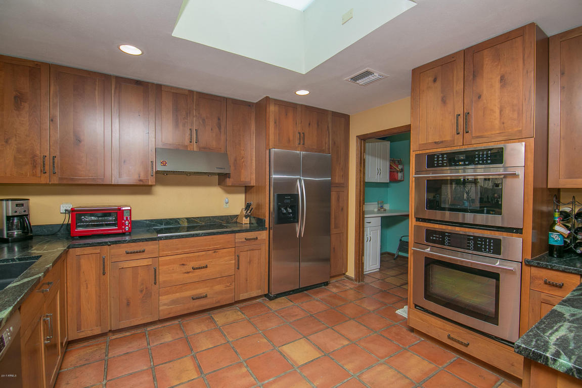 122 E Wood Dr, Phoenix, AZ 85022 photo 5
