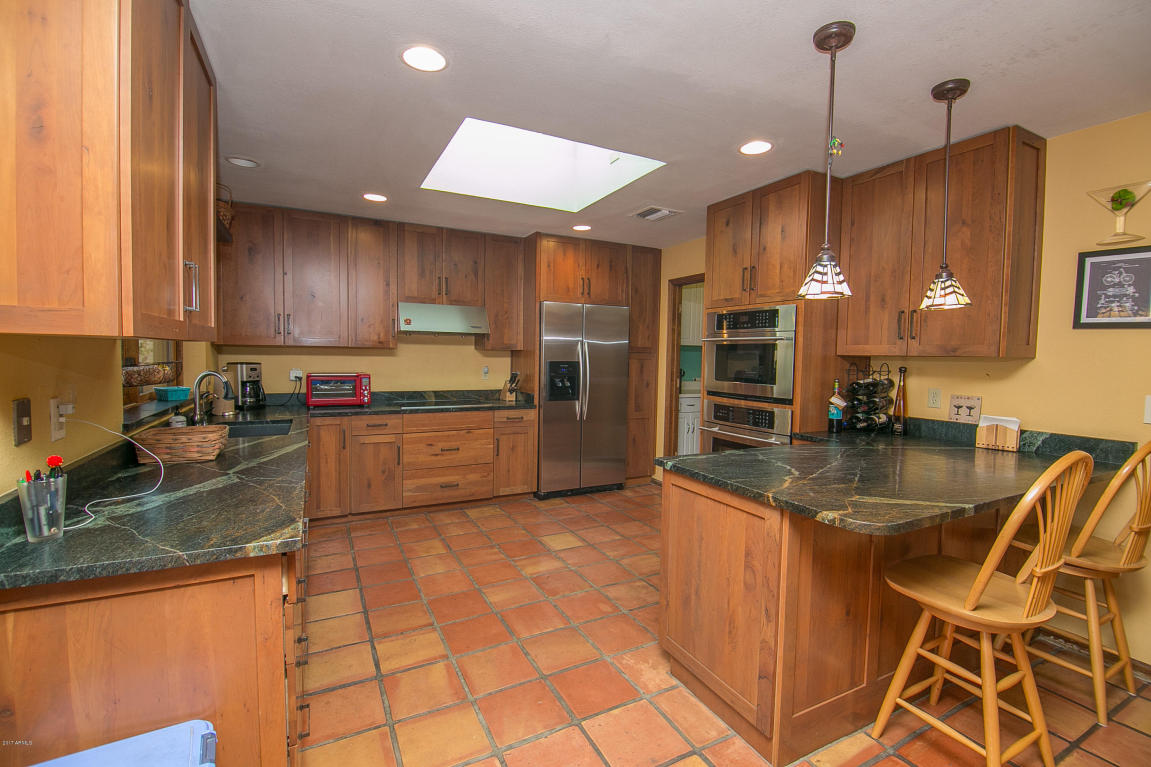 122 E Wood Dr, Phoenix, AZ 85022 photo 14
