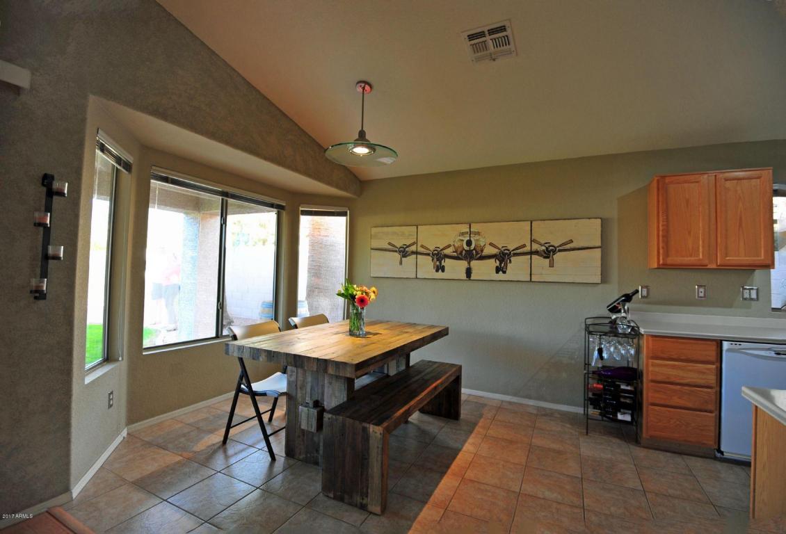2298 E Amber Ln, Gilbert, AZ 85296 photo 5