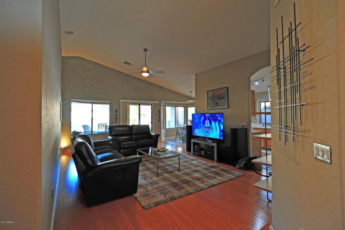 2298 E Amber Ln, Gilbert, AZ 85296 photo 3