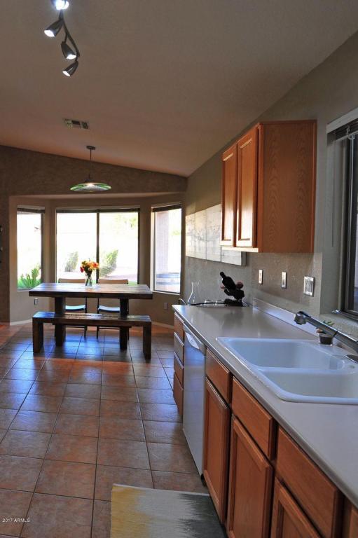2298 E Amber Ln, Gilbert, AZ 85296 photo 6