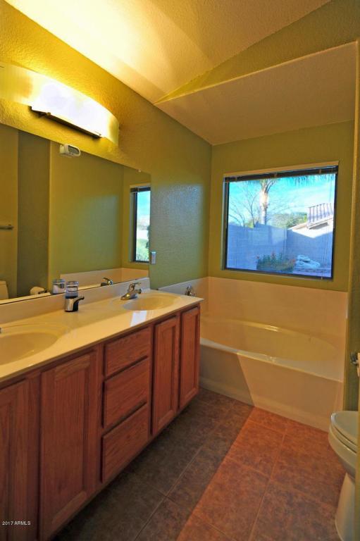 2298 E Amber Ln, Gilbert, AZ 85296 photo 11