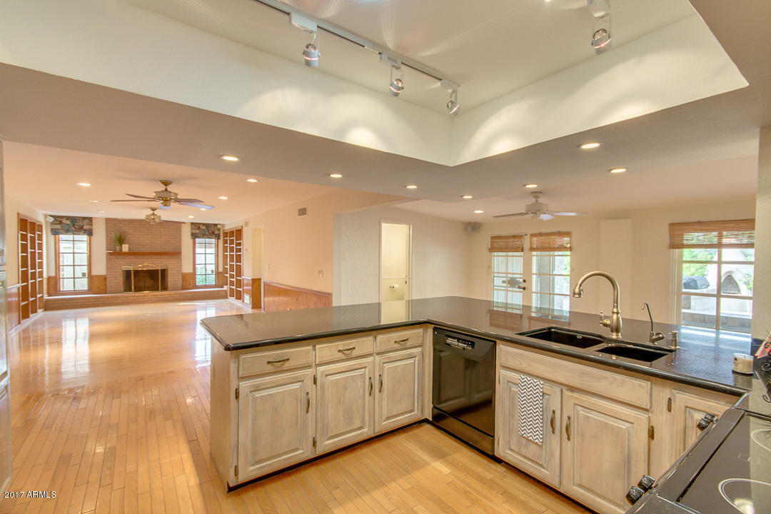 12 E Concorda Dr, Tempe, AZ 85282 photo 36