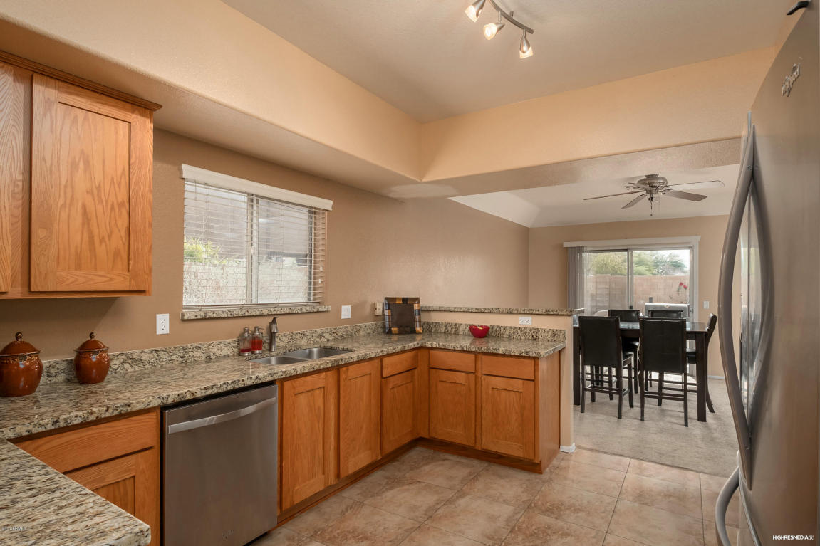 253 E Sherri Dr, Gilbert, AZ 85296 photo 3