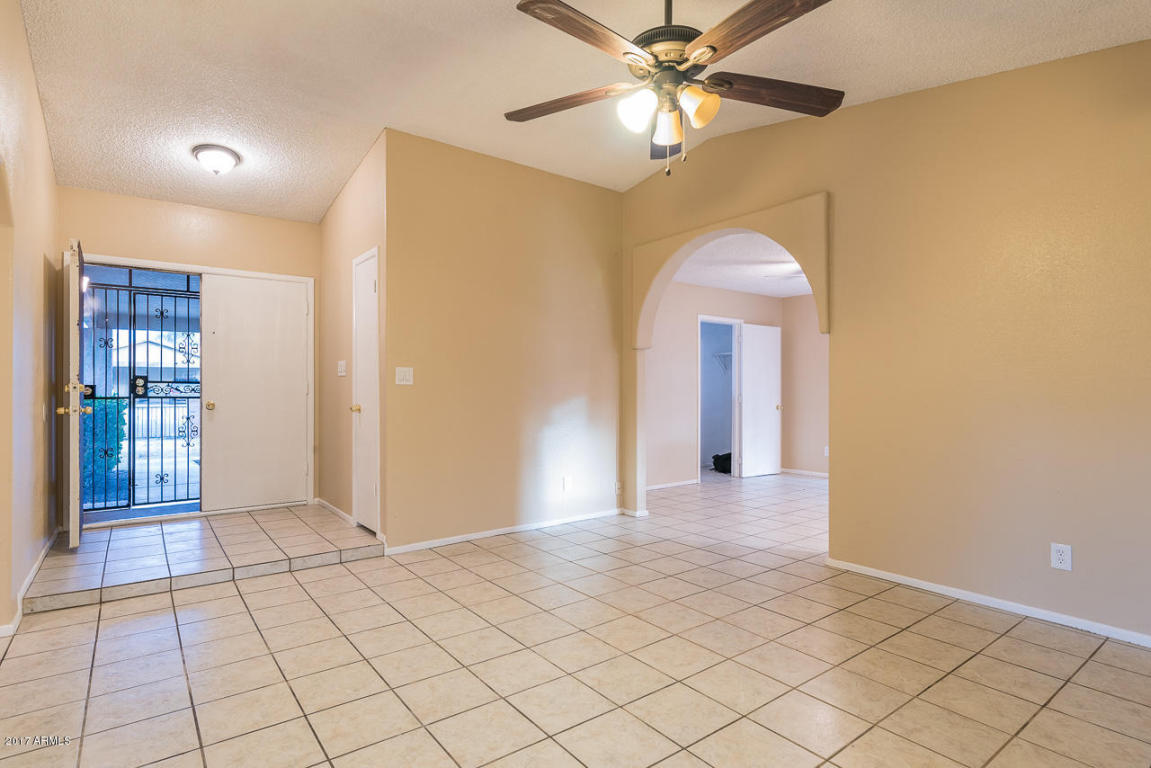 4610 N 75th Dr, Phoenix, AZ 85033 photo 12