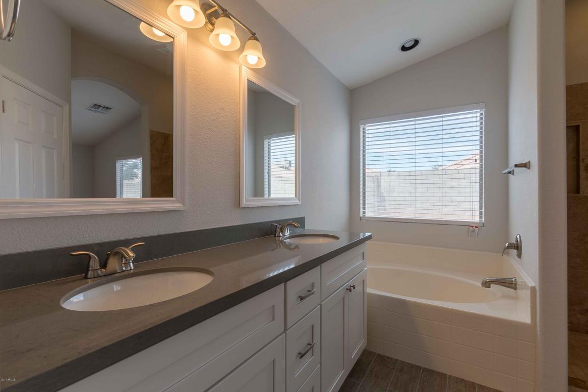 1326 W 18th Ave, Apache Junction, AZ 85120 photo 3