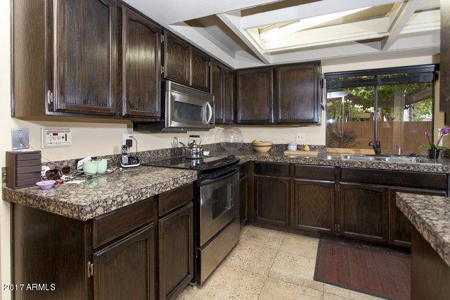 918 E Becker Ln, Phoenix, AZ 85020 photo 9