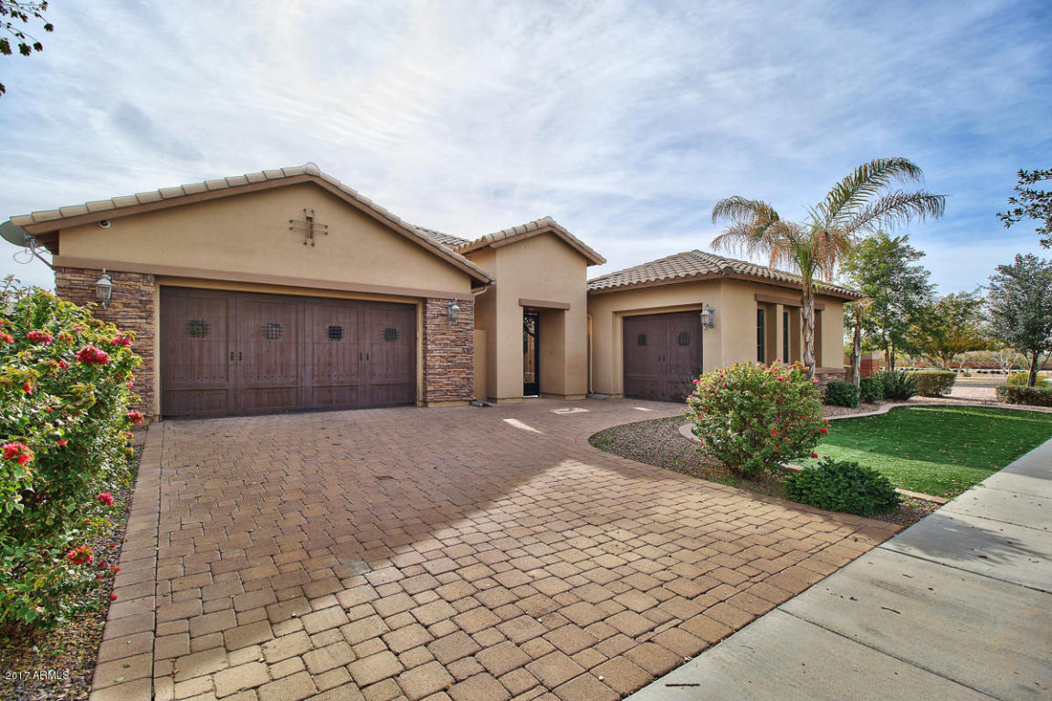 3049 E Red Oak Ct, Gilbert, AZ 85297 photo 2