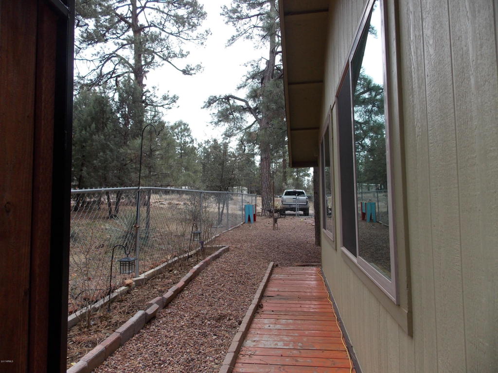 2170 N North Oval Dr, Overgaard, AZ 85933 photo 29