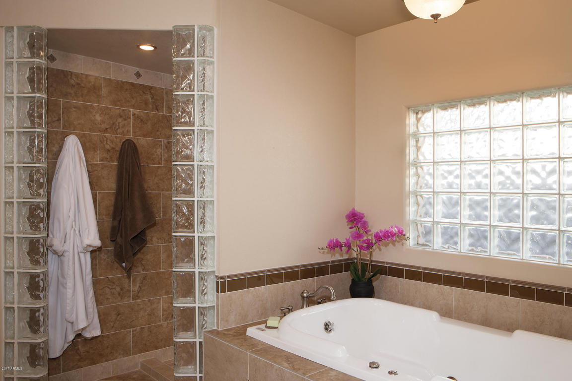 3502 E Orange Dr, Phoenix, AZ 85018 photo 9