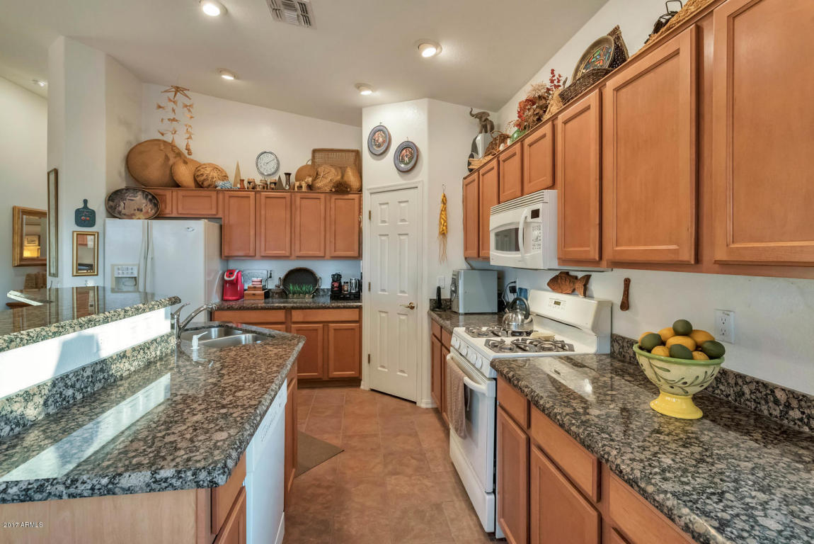 4693 E Peartree Ln, Gilbert, AZ 85298 photo 11