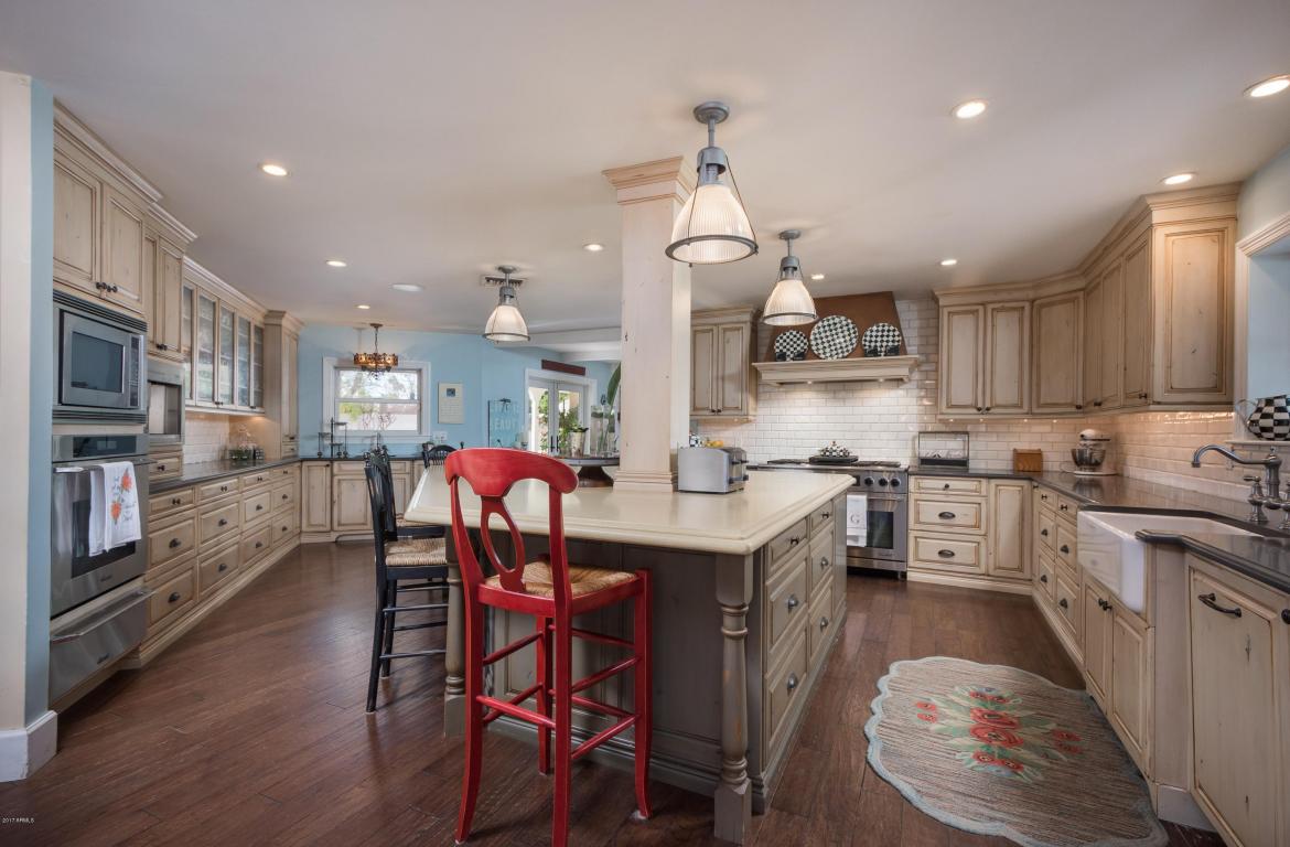 229 W Linger Ln, Phoenix, AZ 85021 photo 4