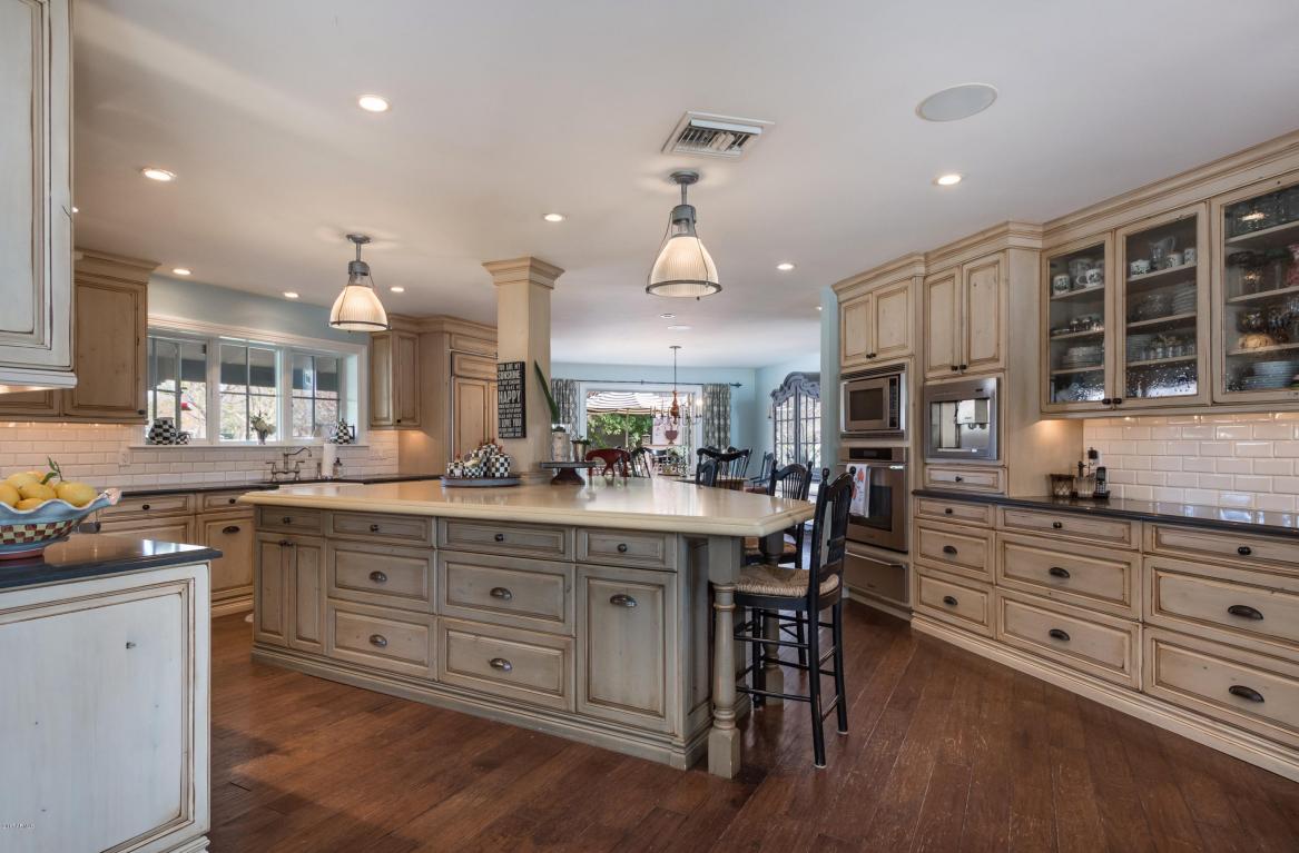 229 W Linger Ln, Phoenix, AZ 85021 photo 3
