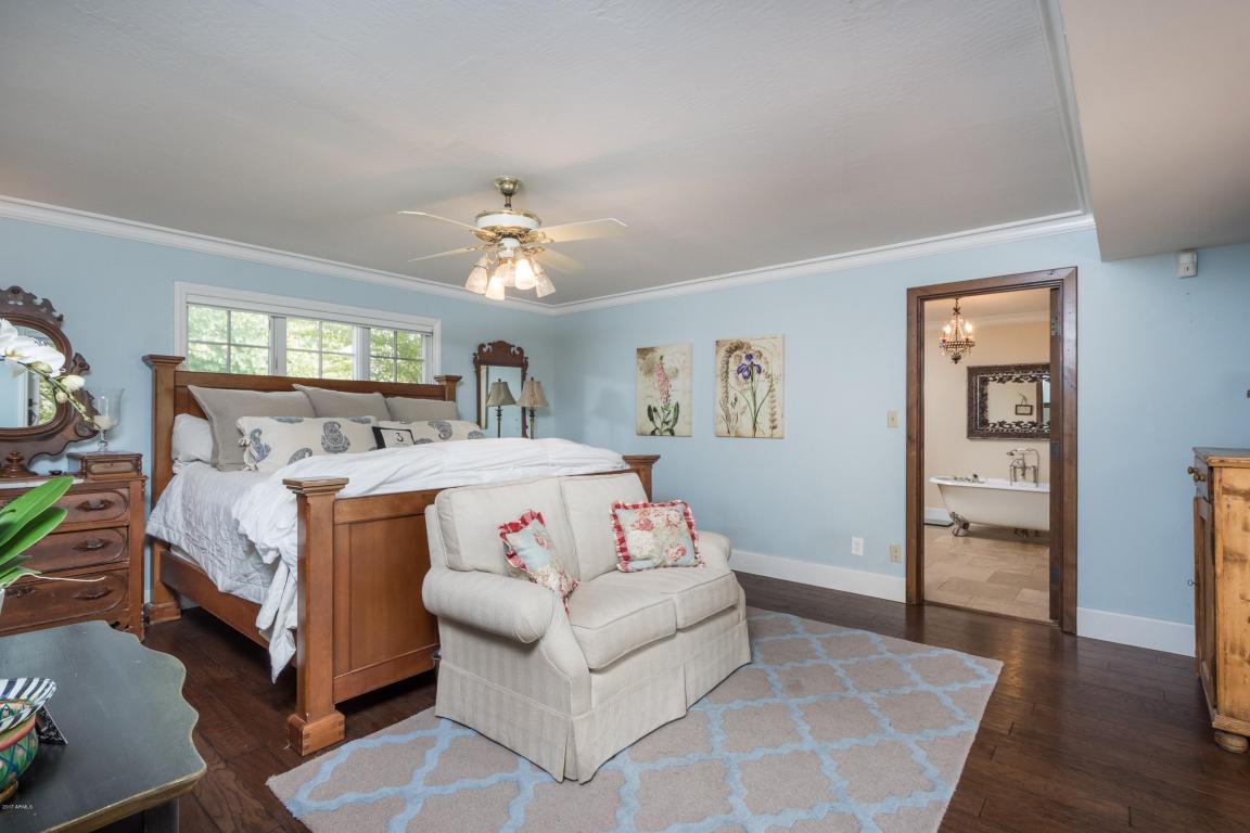 229 W Linger Ln, Phoenix, AZ 85021 photo 11