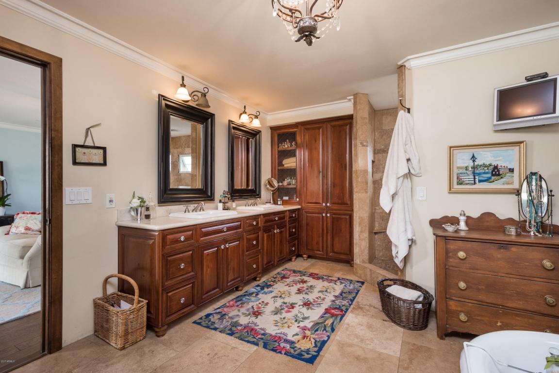 229 W Linger Ln, Phoenix, AZ 85021 photo 14