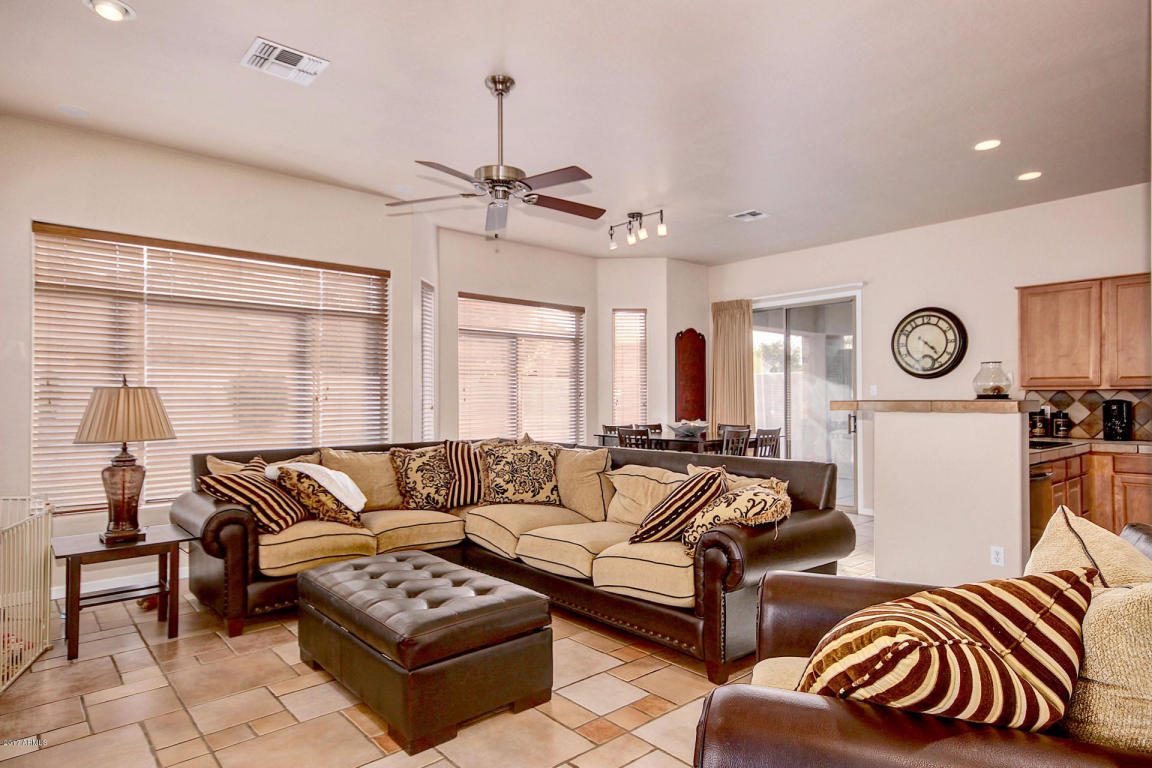 2111 E Valencia Dr, Phoenix, AZ 85042 photo 1