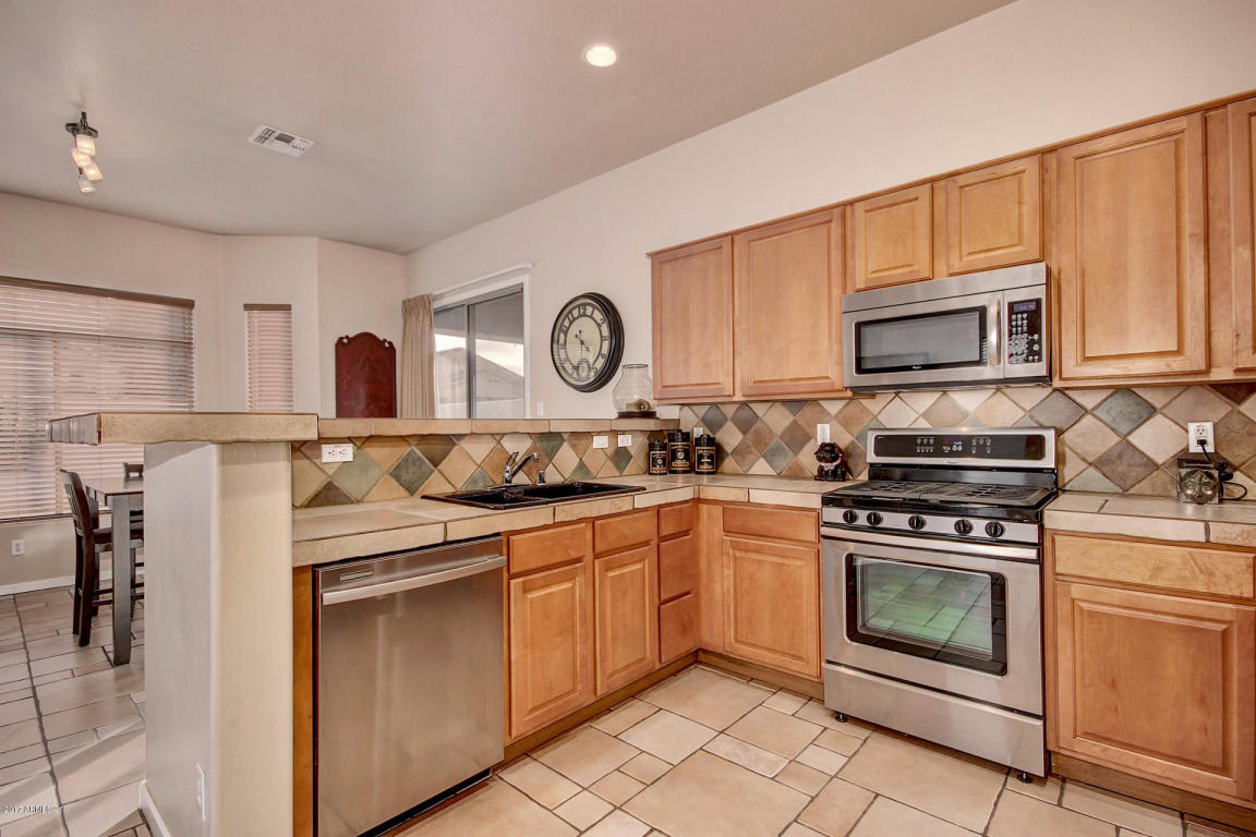 2111 E Valencia Dr, Phoenix, AZ 85042 photo 8