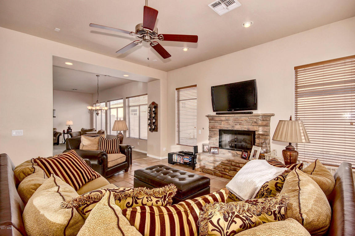 2111 E Valencia Dr, Phoenix, AZ 85042 photo 2