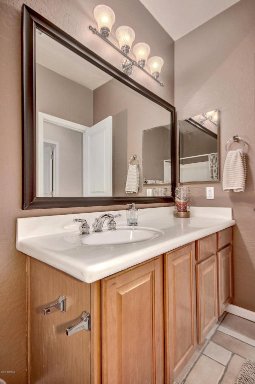 2111 E Valencia Dr, Phoenix, AZ 85042 photo 10