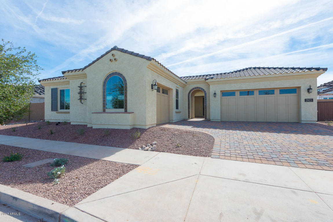 2923 E Valencia Dr, Phoenix, AZ 85042 photo 1
