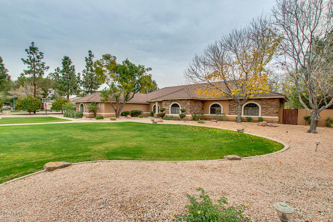 4451 E Desert Ln, Gilbert, AZ 85234 photo 8