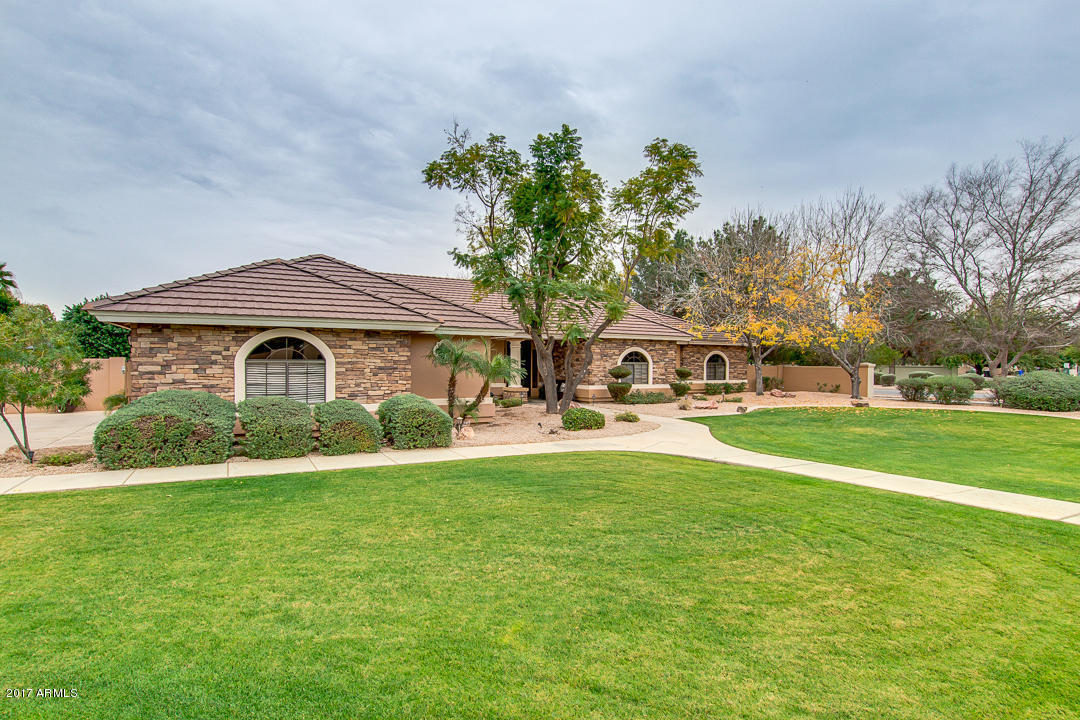 4451 E Desert Ln, Gilbert, AZ 85234 photo 3