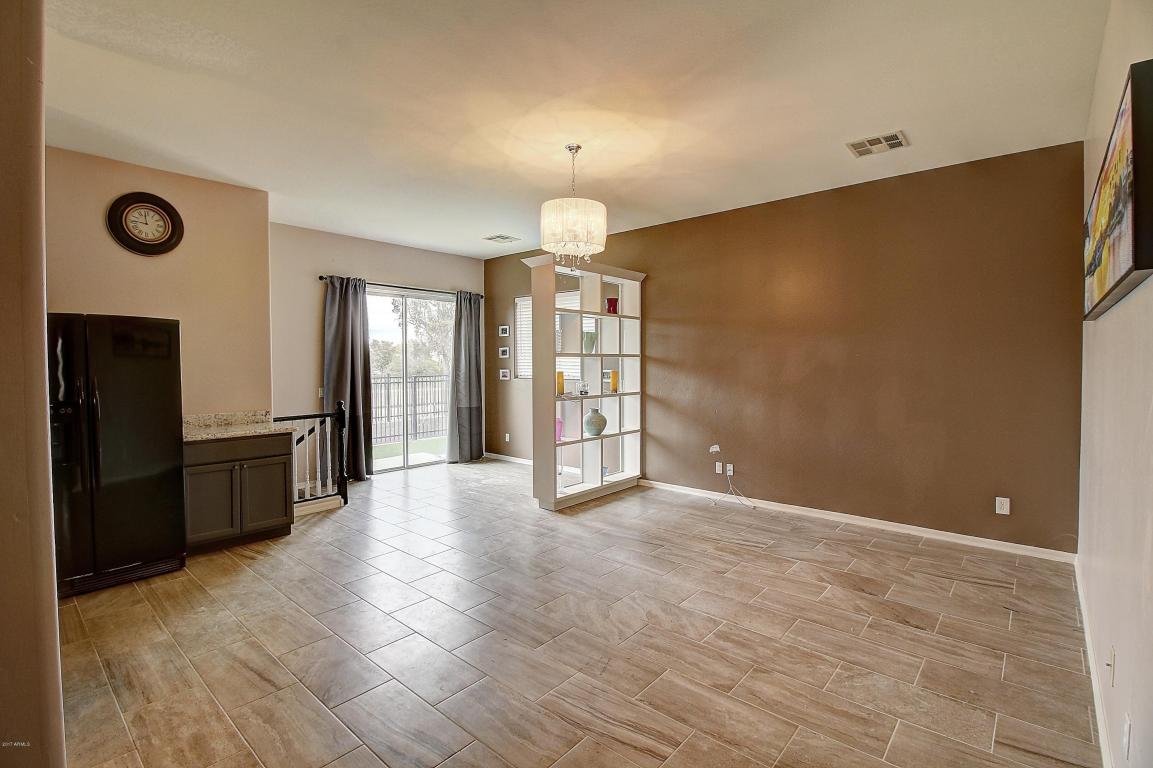 2734 Ellis St, Phoenix, AZ 85042 photo 5