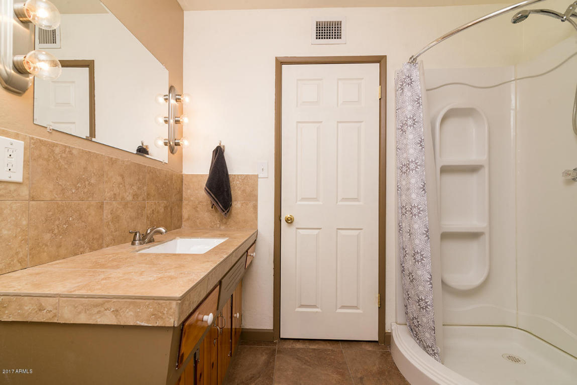 5423 E Osborn Rd, Phoenix, AZ 85018 photo 16